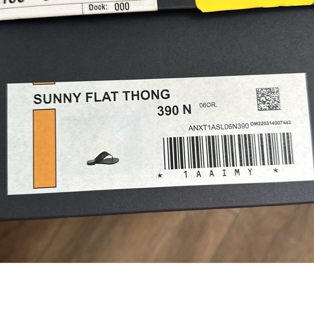 Louis Vuitton Sunny Flat Thong Sandals